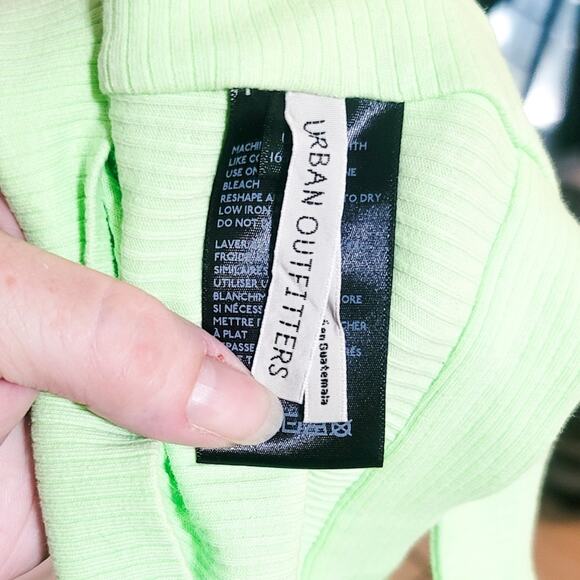 Urban Outfitters New lime Izzy square neck open back ribbed crop tank size S - Picture 8 of 13